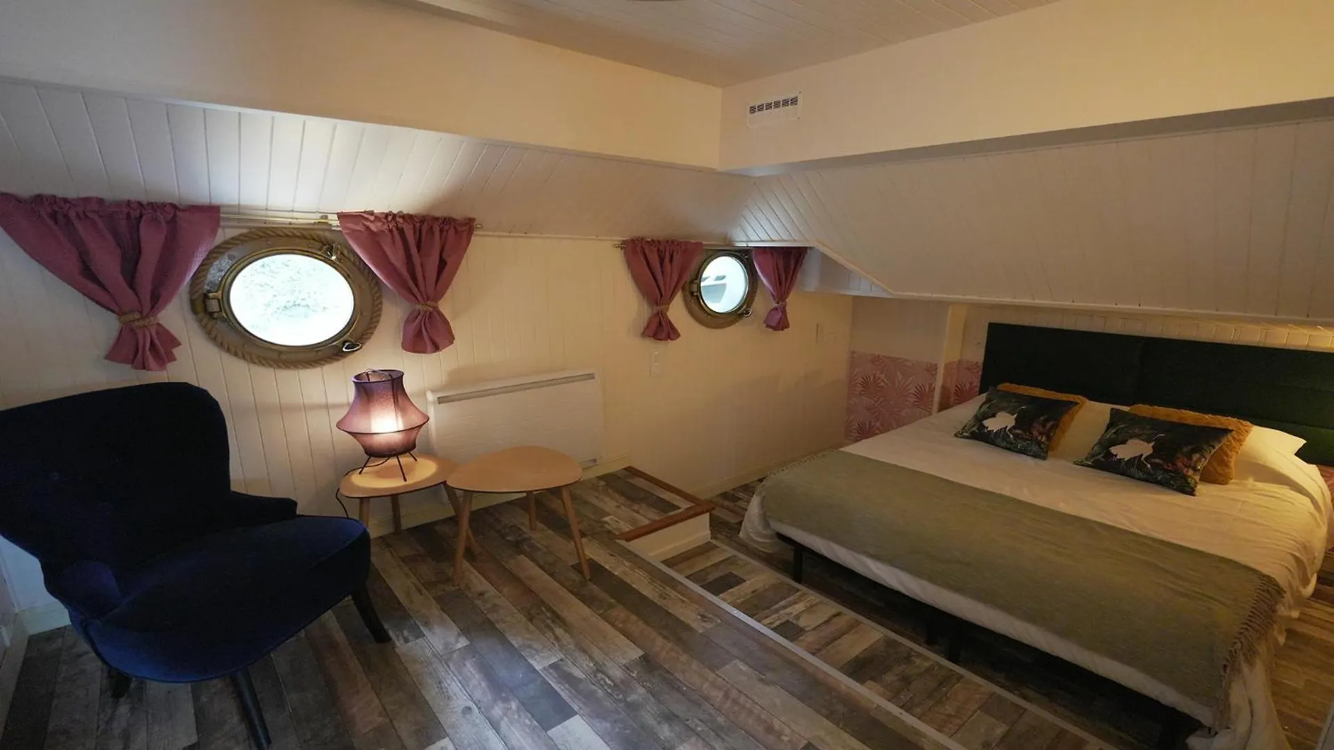 Botel Peniche Spa Le Makara - Avignon France