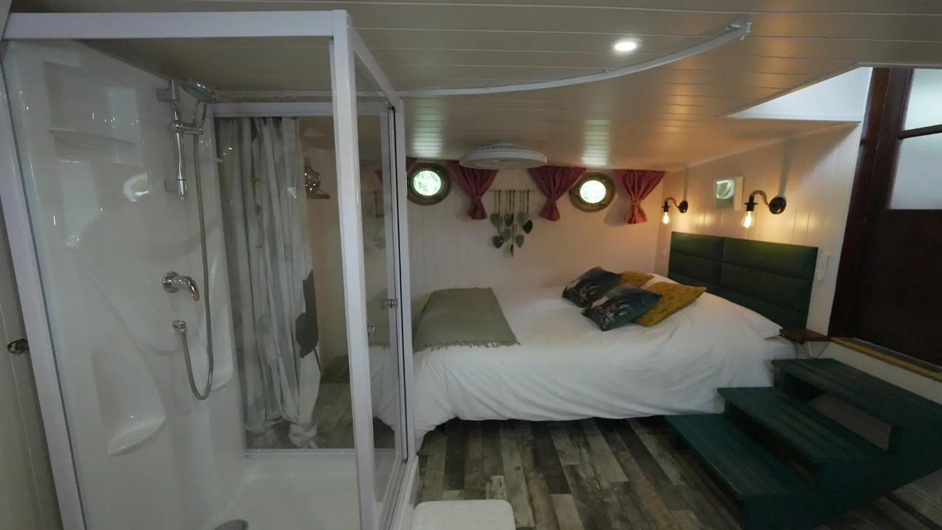 Botel Peniche Spa Le Makara - Avignon France